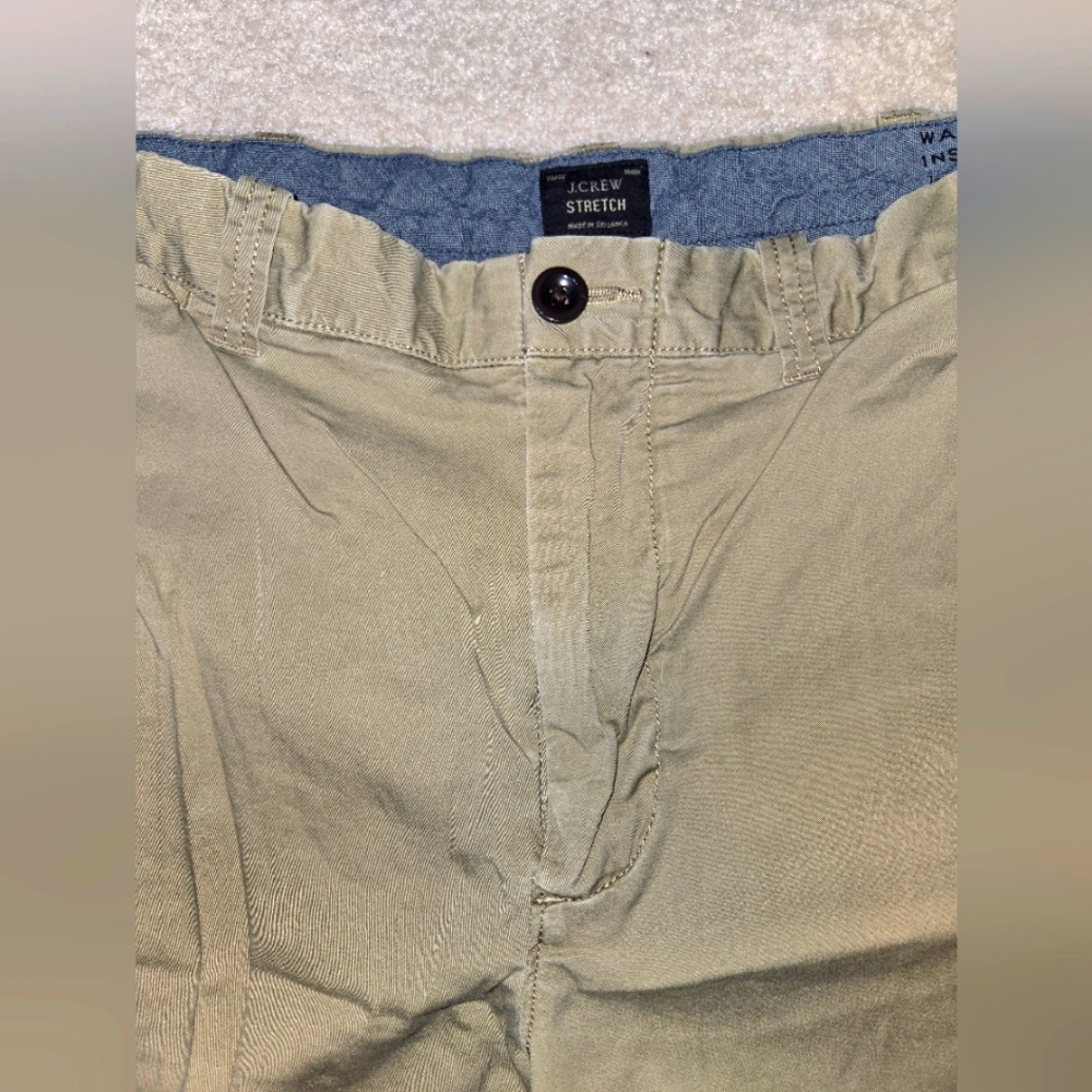 J. Crew Men's waist 33 Stretch Flat Front Shorts - Picture 2 of 9